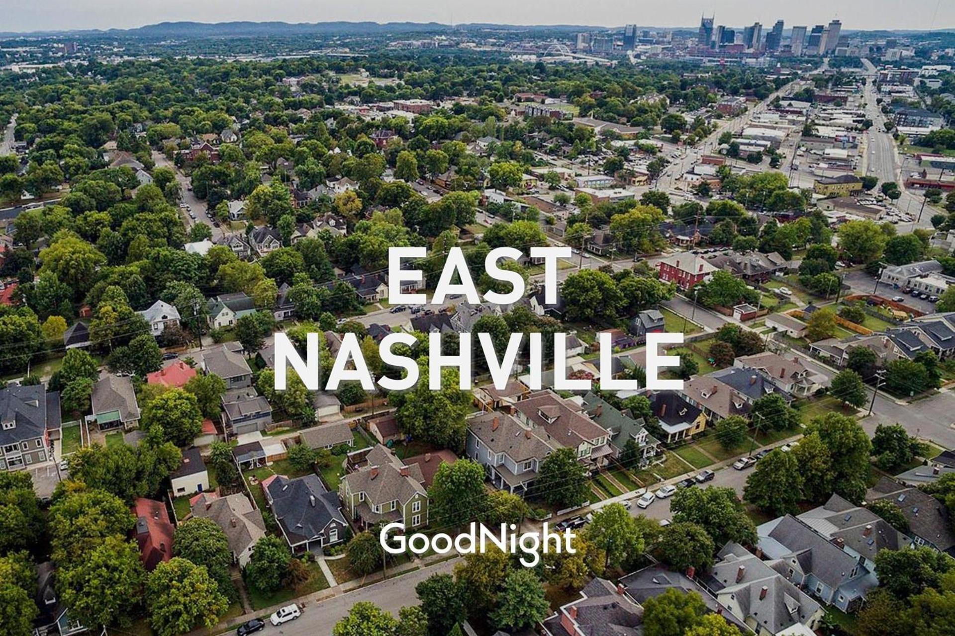Holiday home Country Lyric - Mins To Downtown - Rooftop Deck